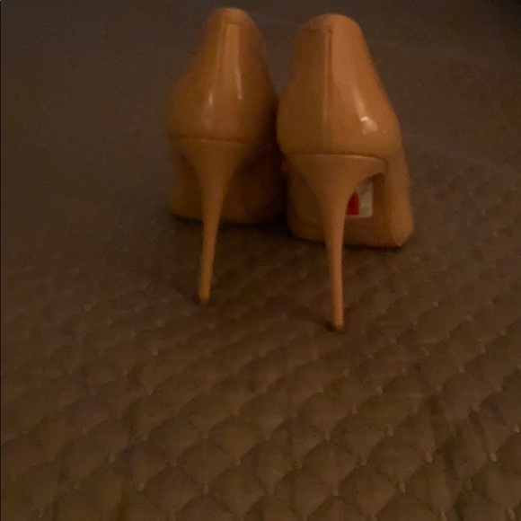 High Heels - Picture 2 of 2
